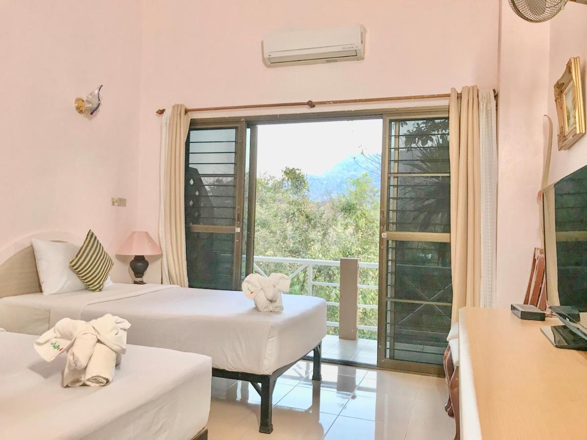 לואי Phurua Bussaba Resort & Spa מראה חיצוני תמונה