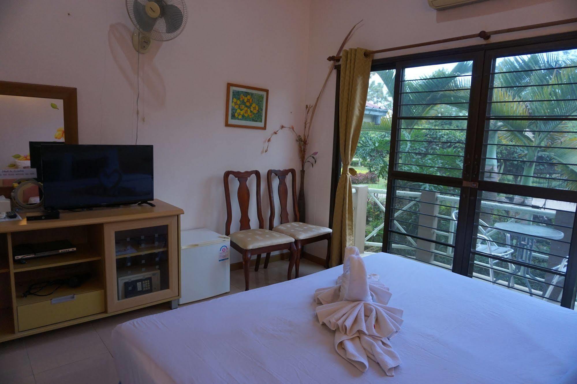 לואי Phurua Bussaba Resort & Spa מראה חיצוני תמונה